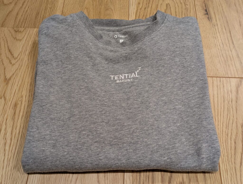 実際に購入したBAKUNEのスウェットの画像